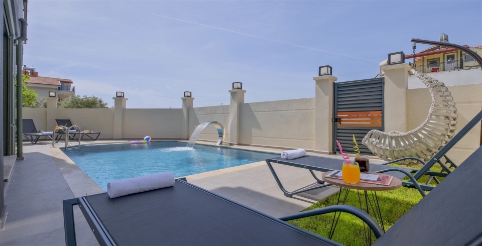 Villa Lotus Flower 0 Resim