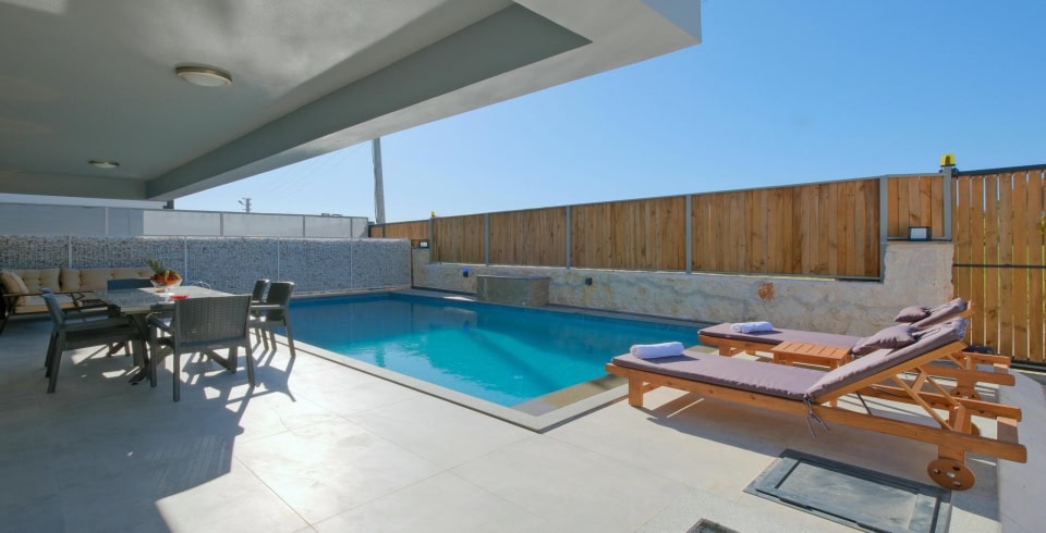 Villa White Day 1 3 Resim