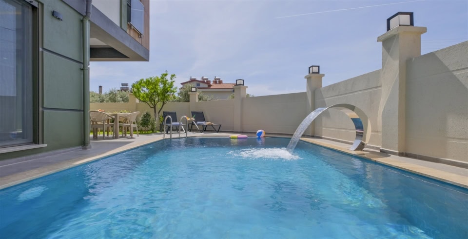 Villa Lotus Flower 2 Resim