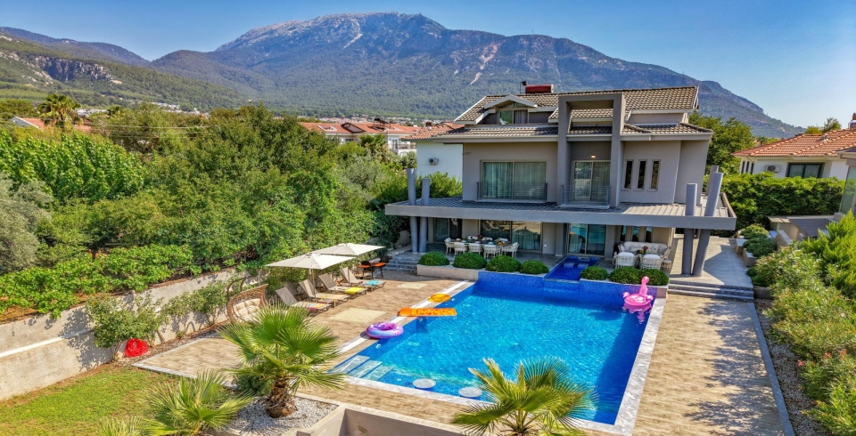 Villa Swarovski 0 Resim